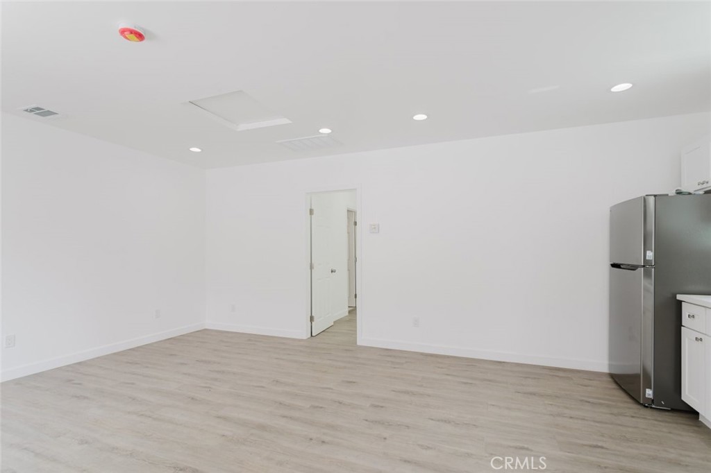 18310 Gresham Street Property Photo 14