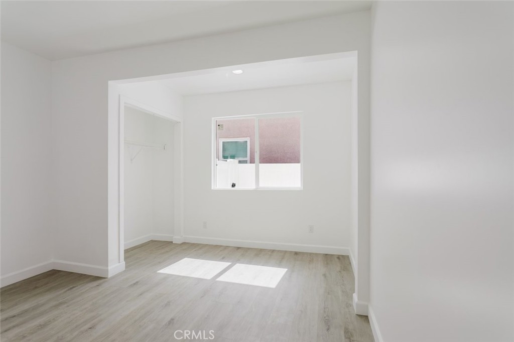 18310 Gresham Street Property Photo 16