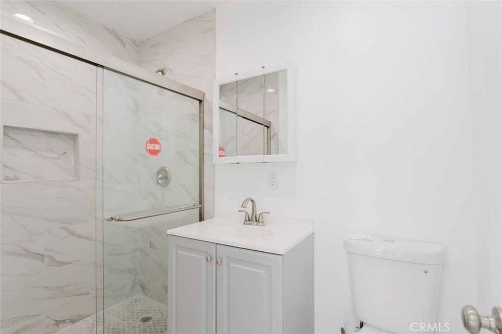 18310 Gresham Street Property Photo 18