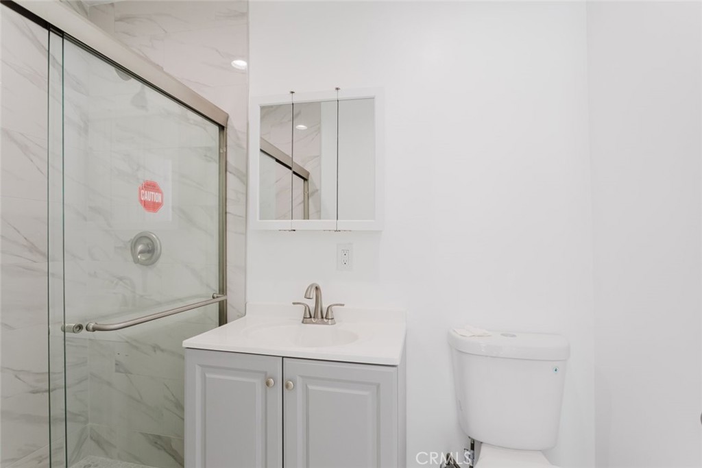 18310 Gresham Street Property Photo 20