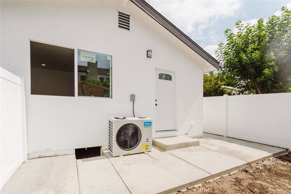18310 Gresham Street Property Photo 22
