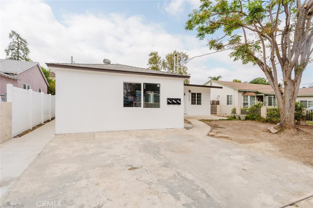18306 Gresham Street Property Photo 4