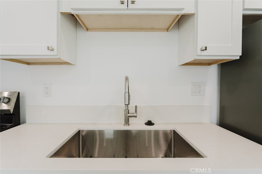 18306 Gresham Street Property Photo 11