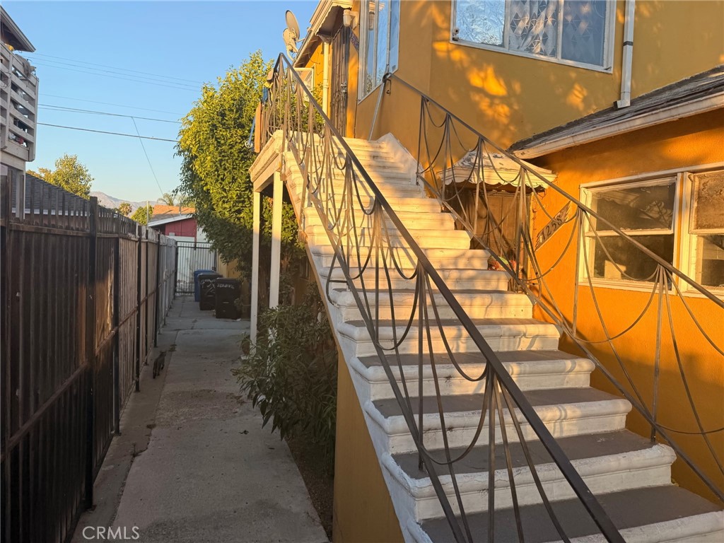 7256 Vineland 4 Property Photo 2