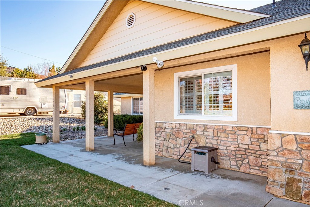 18051 Bold Venture Drive Property Photo 5