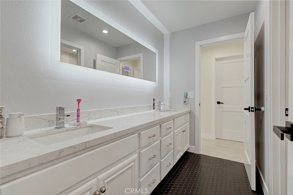 17743 Wren Drive Property Photo 44