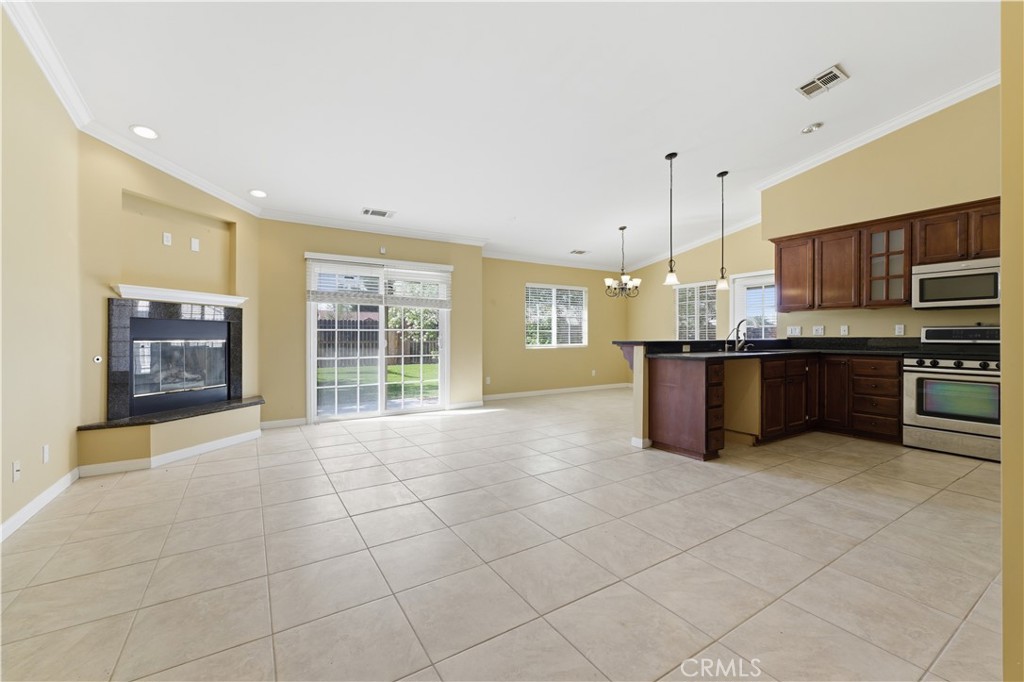 10725 Keller Drive Property Photo 4