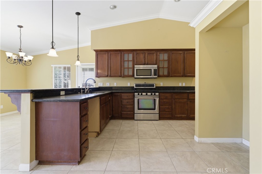 10725 Keller Drive Property Photo 7
