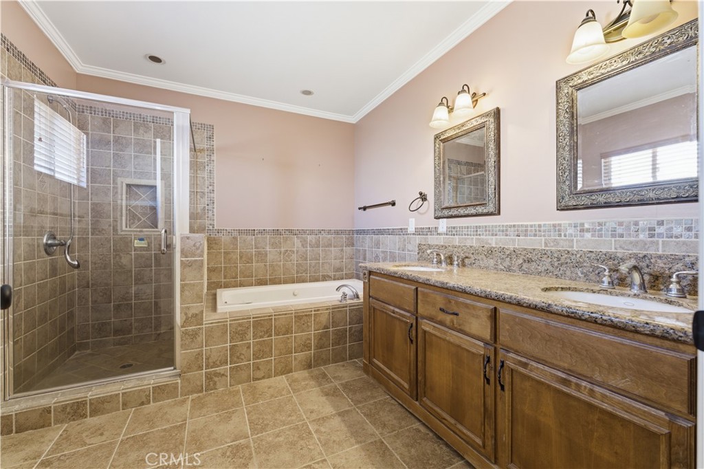 10725 Keller Drive Property Photo 15