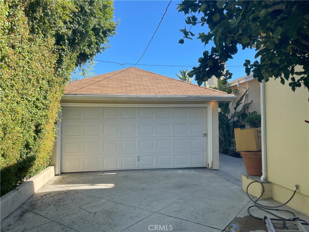 14320 Hortense Street Property Photo 17