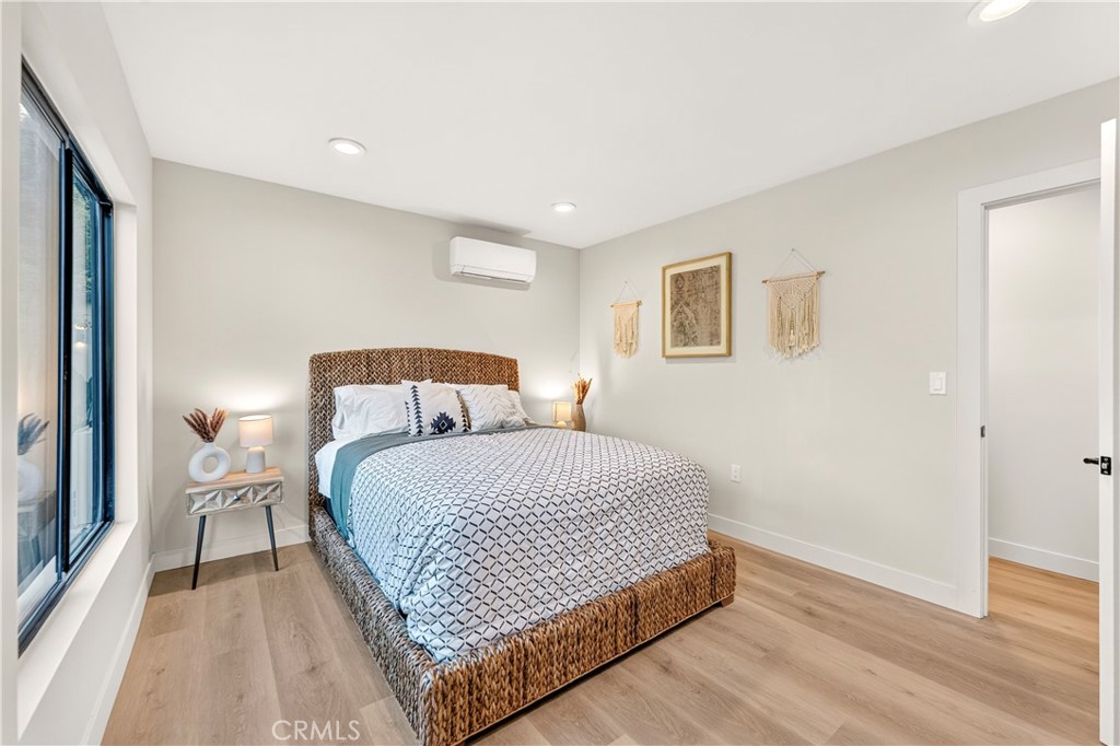 811 N Vendome Street Property Photo 13