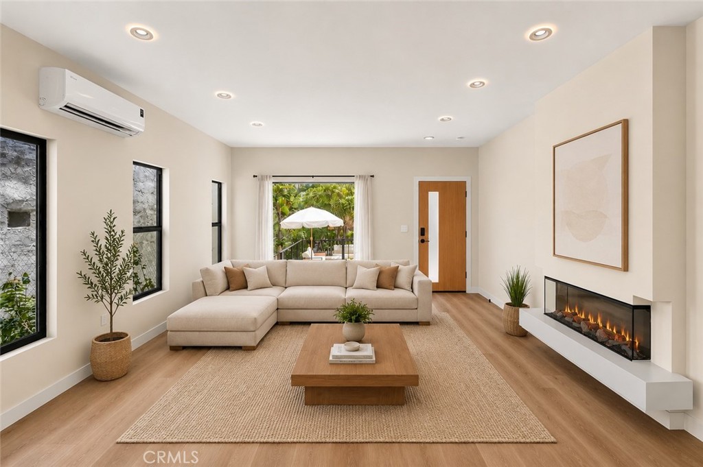 811 N Vendome Street Property Photo 18