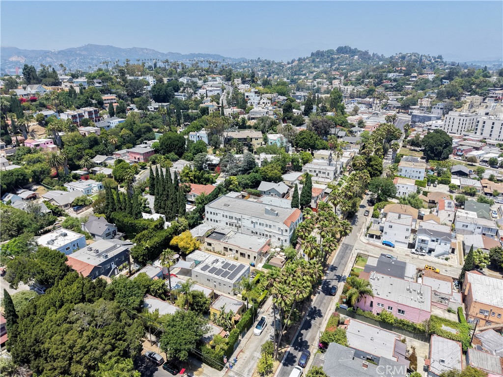 811 N Vendome Street Property Photo 37