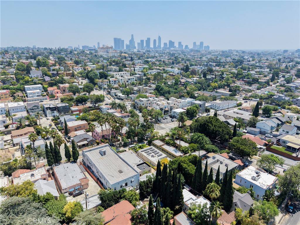 811 N Vendome Street Property Photo 38