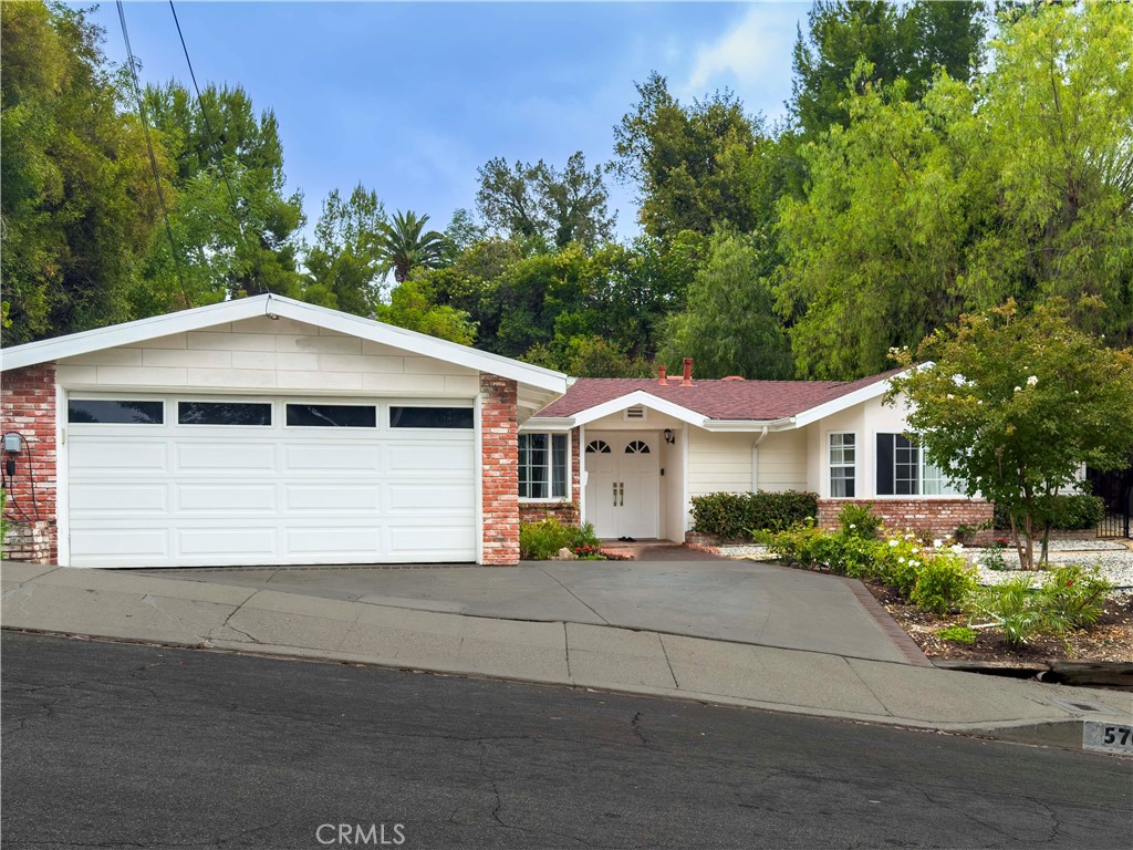5708 Mcdonie Avenue Property Photo 1