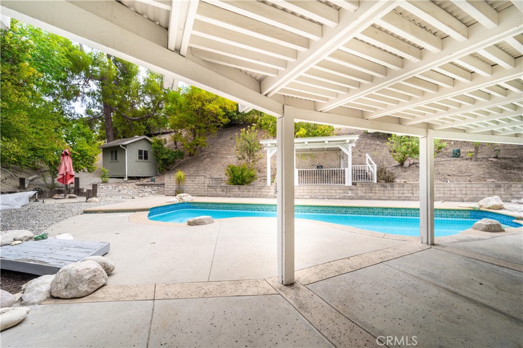 5708 Mcdonie Avenue Property Photo 19