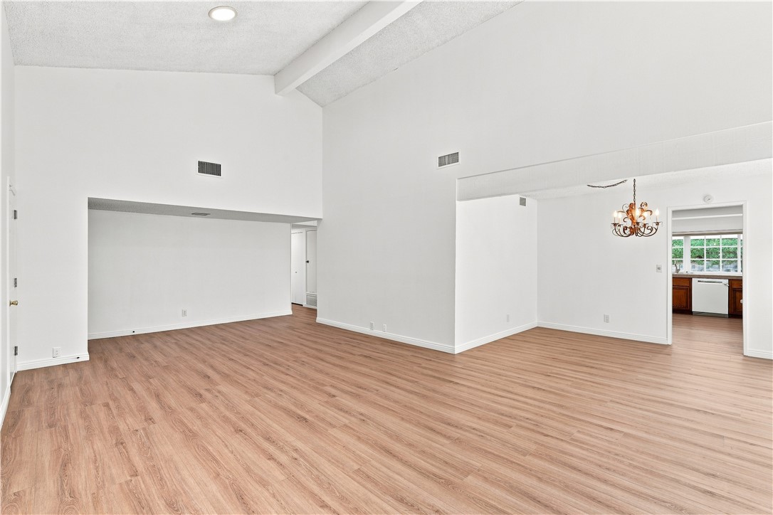 2354 Collier Court Property Photo 6