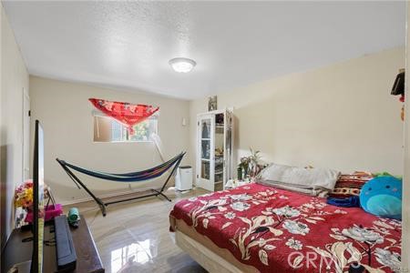 2546 S Bronson Property Photo 12