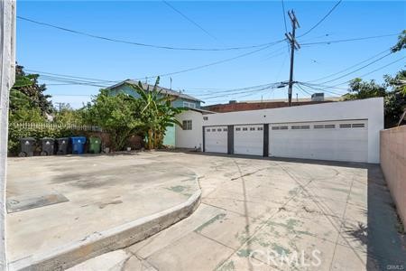 2546 S Bronson Property Photo 20
