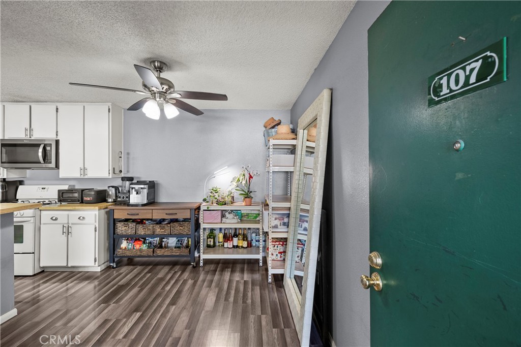 15220 Ocaso Ave. H107 Property Photo 4