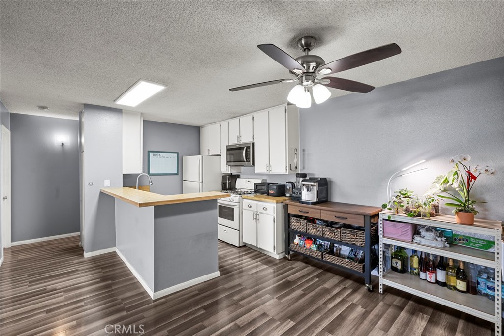 15220 Ocaso Ave. H107 Property Photo 6