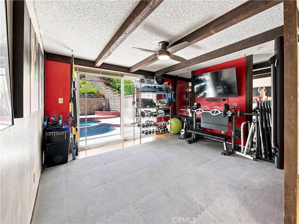 21452 Carol Sue Property Photo 11