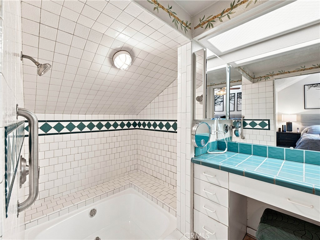 21452 Carol Sue Property Photo 17