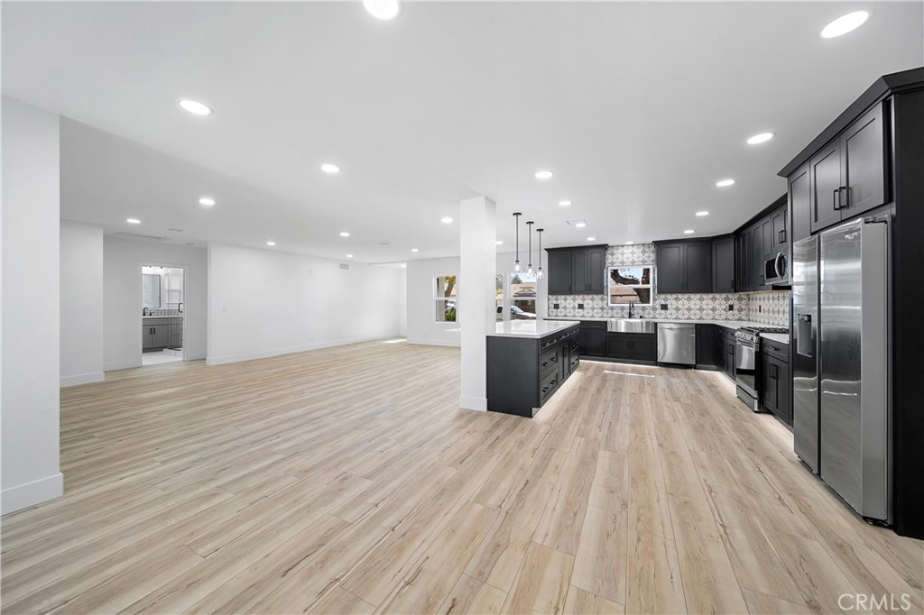 651 N Workman Street Property Photo 11