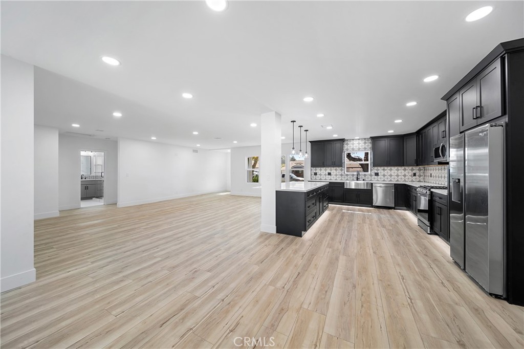 651 N Workman Street Property Photo 12