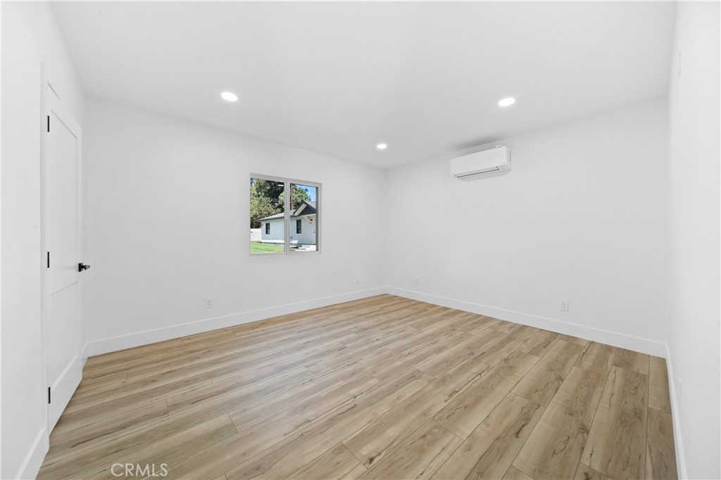 651 N Workman Street Property Photo 29