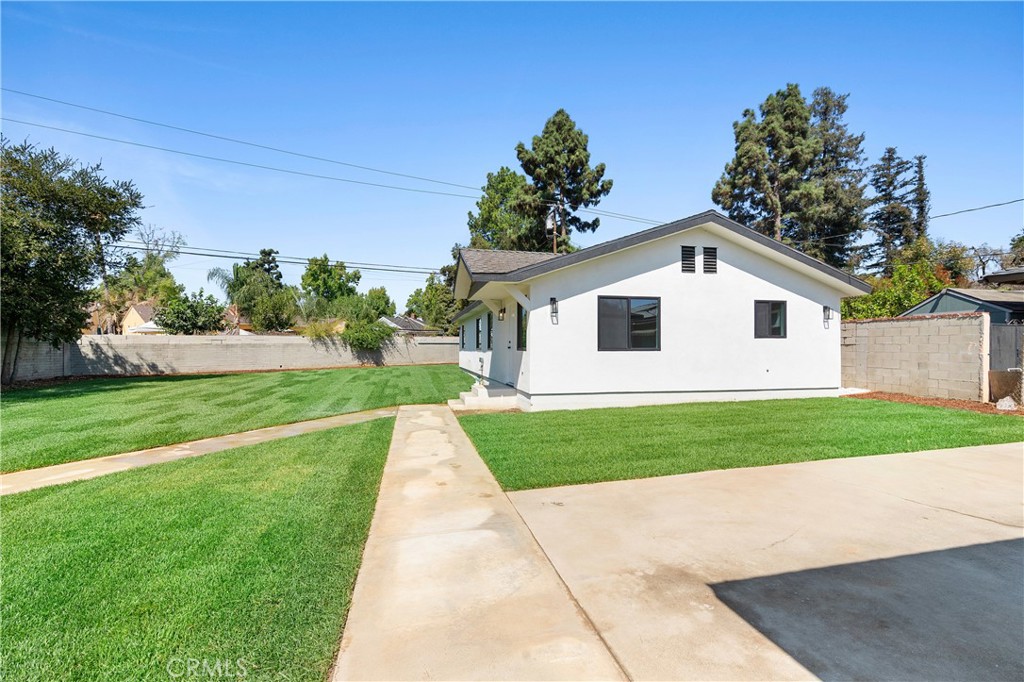 651 N Workman Street Property Photo 32