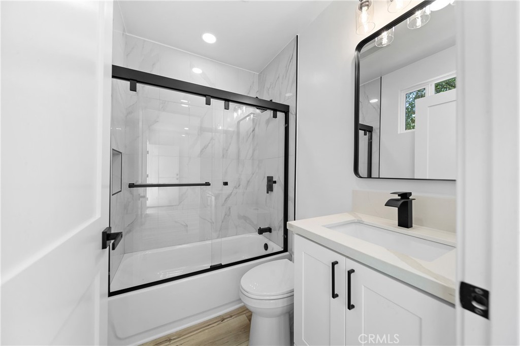 651 N Workman Street Property Photo 32