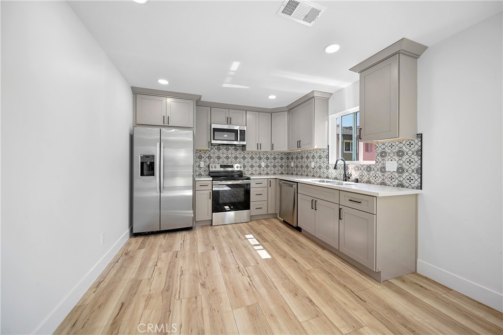 651 N Workman Street Property Photo 35