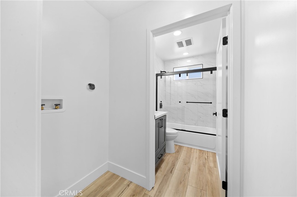651 N Workman Street Property Photo 38