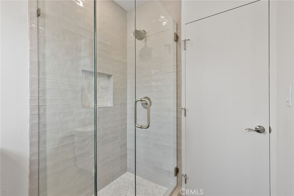5339 1/2 Bellingham Property Photo 4