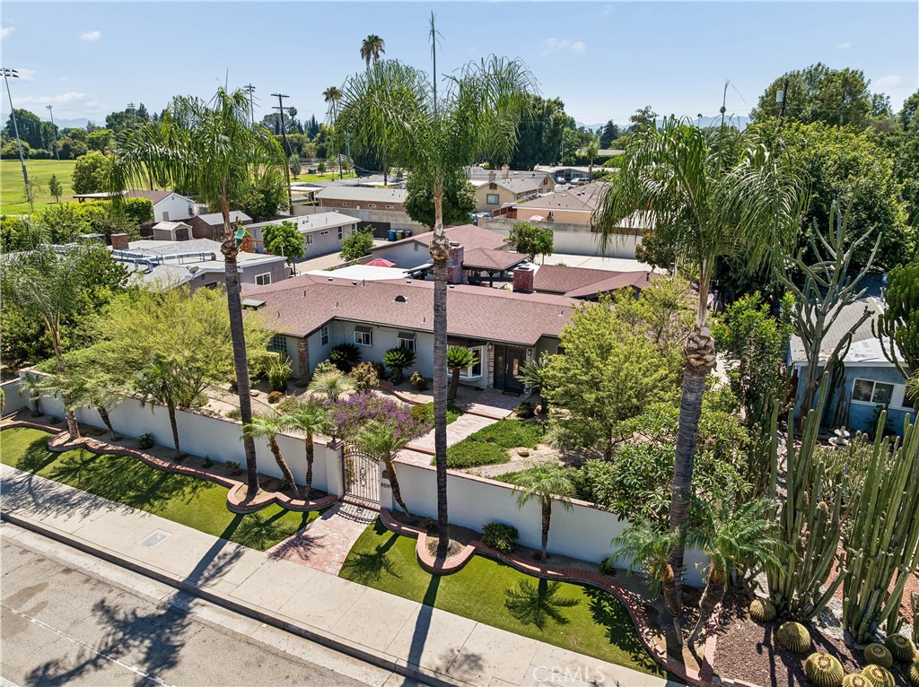 8519 Winnetka Avenue Property Photo 2
