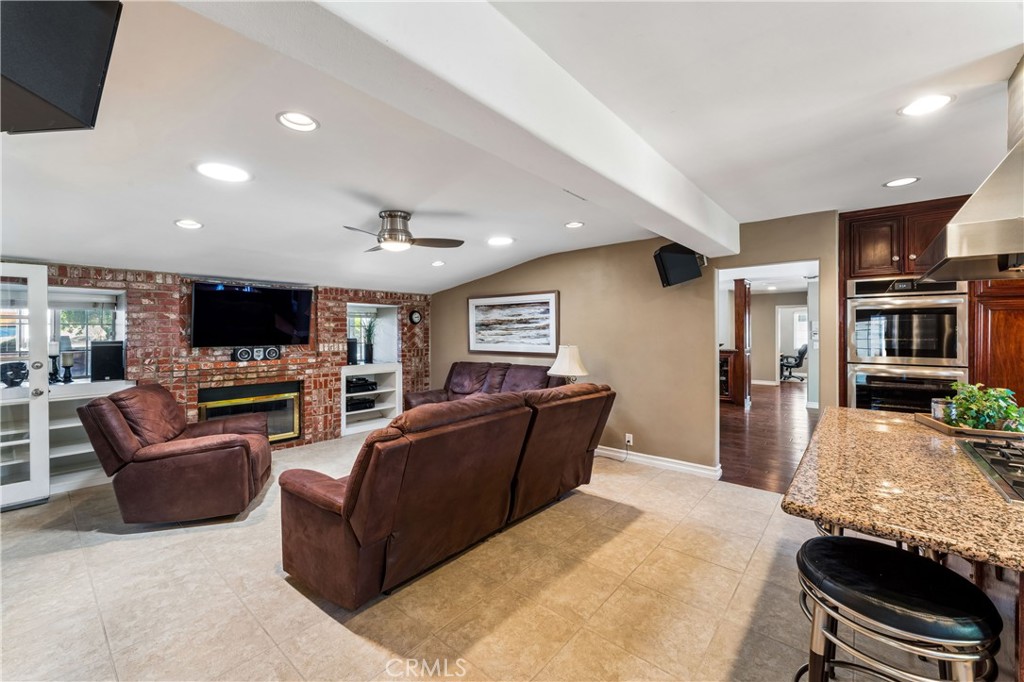 8519 Winnetka Avenue Property Photo 4