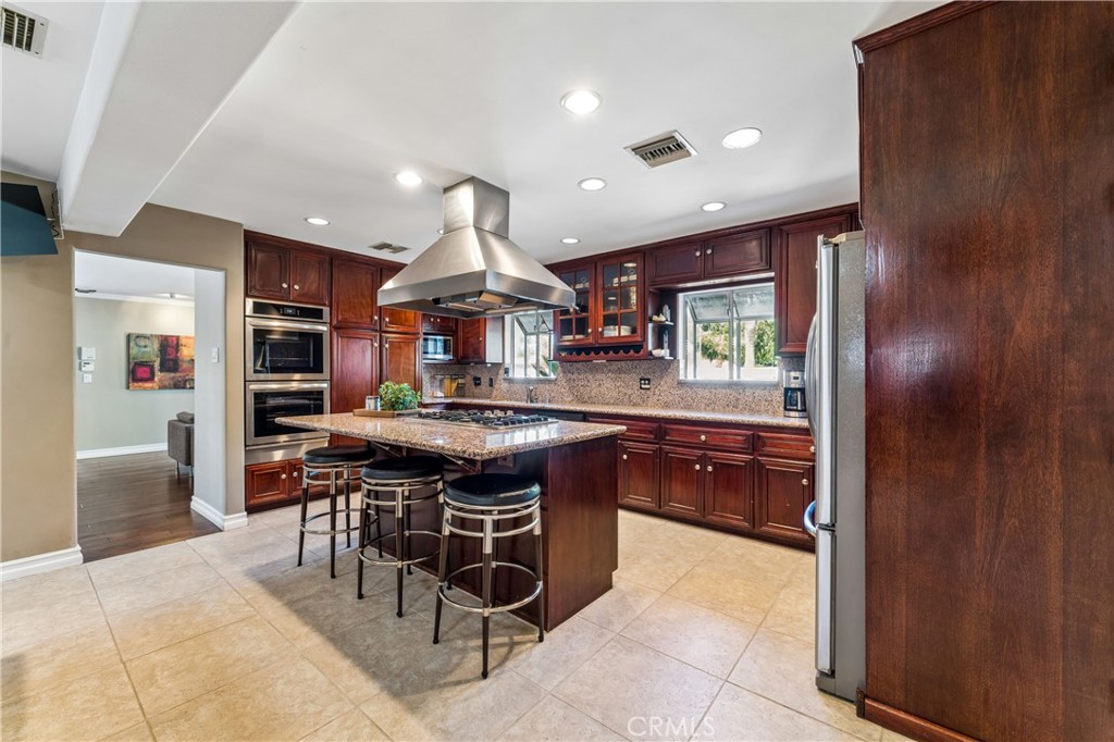 8519 Winnetka Avenue Property Photo 7