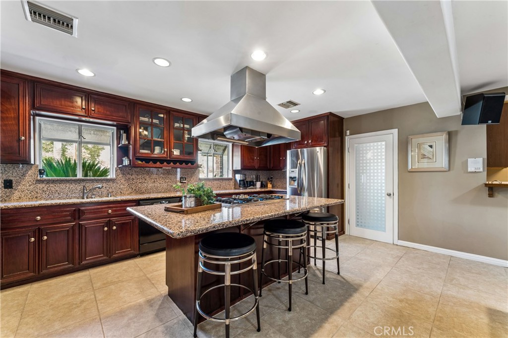 8519 Winnetka Avenue Property Photo 8