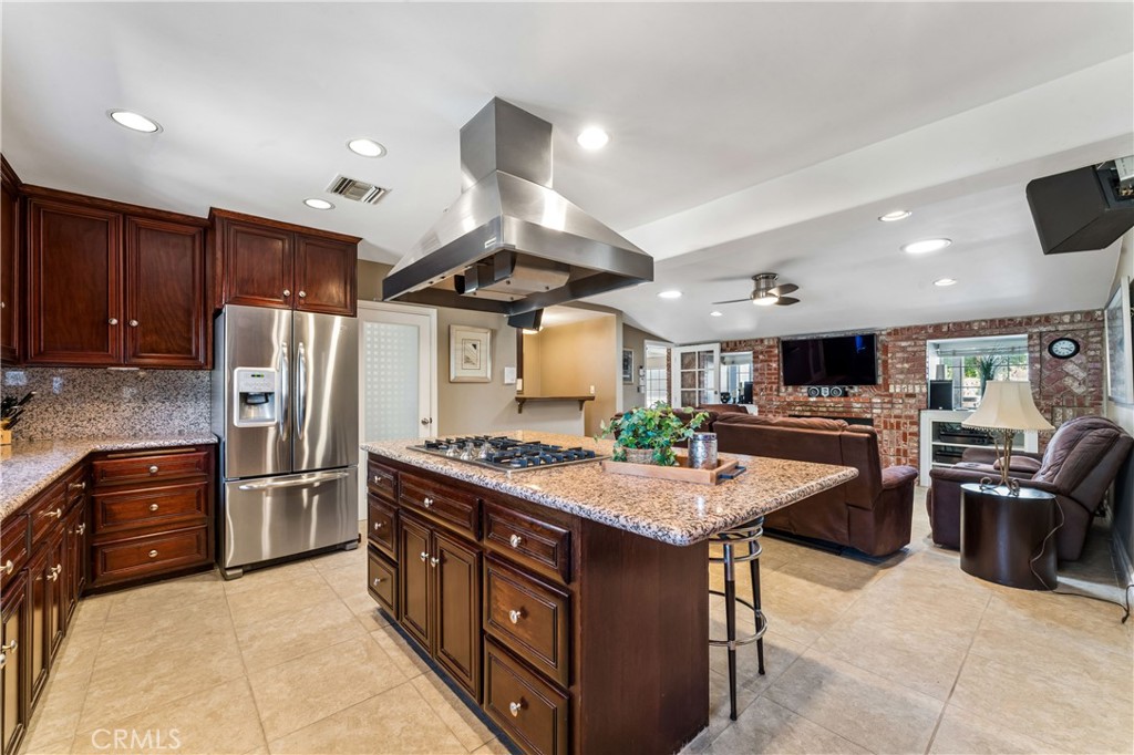 8519 Winnetka Avenue Property Photo 9
