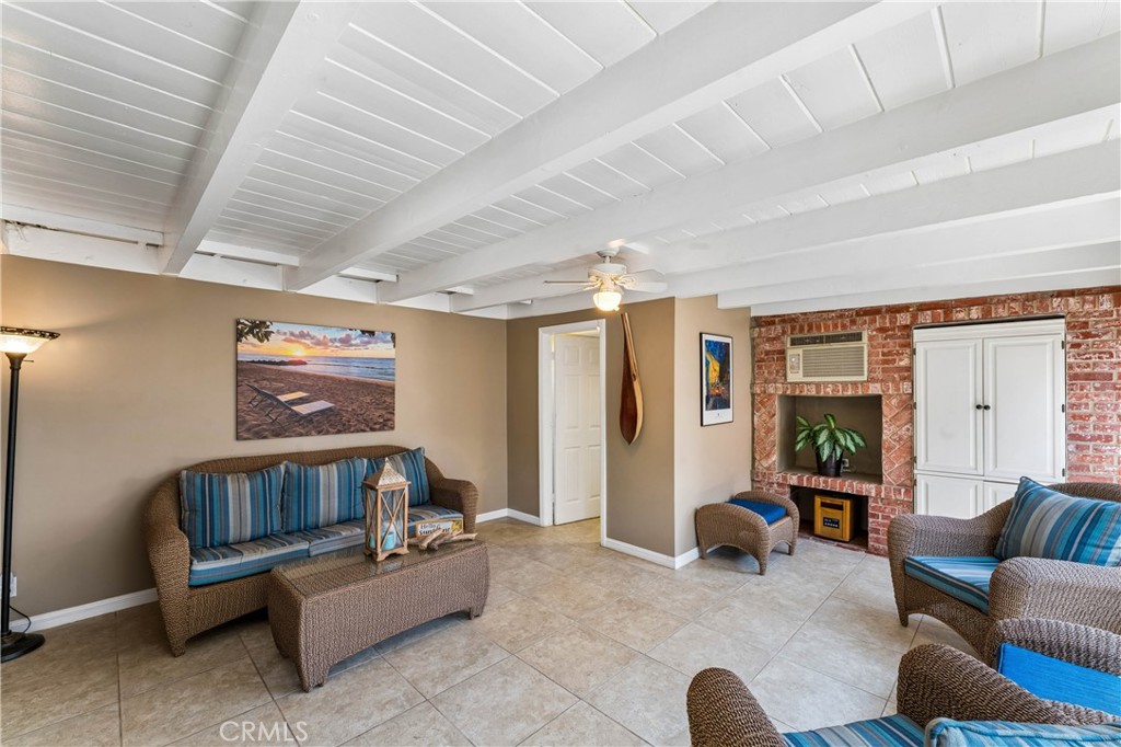 8519 Winnetka Avenue Property Photo 12