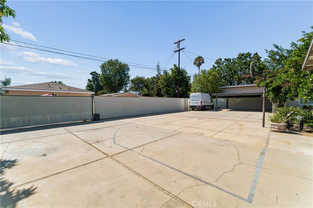 8519 Winnetka Avenue Property Photo 33