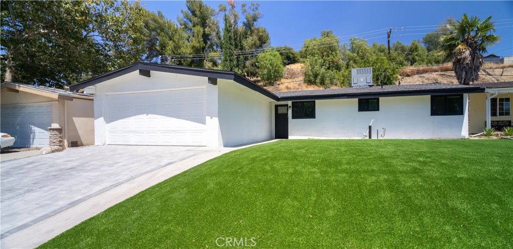 27316 Altamere Avenue Property Photo 2