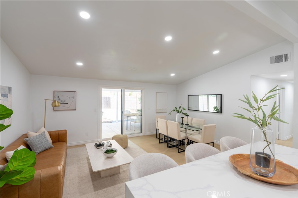 27316 Altamere Avenue Property Photo 9