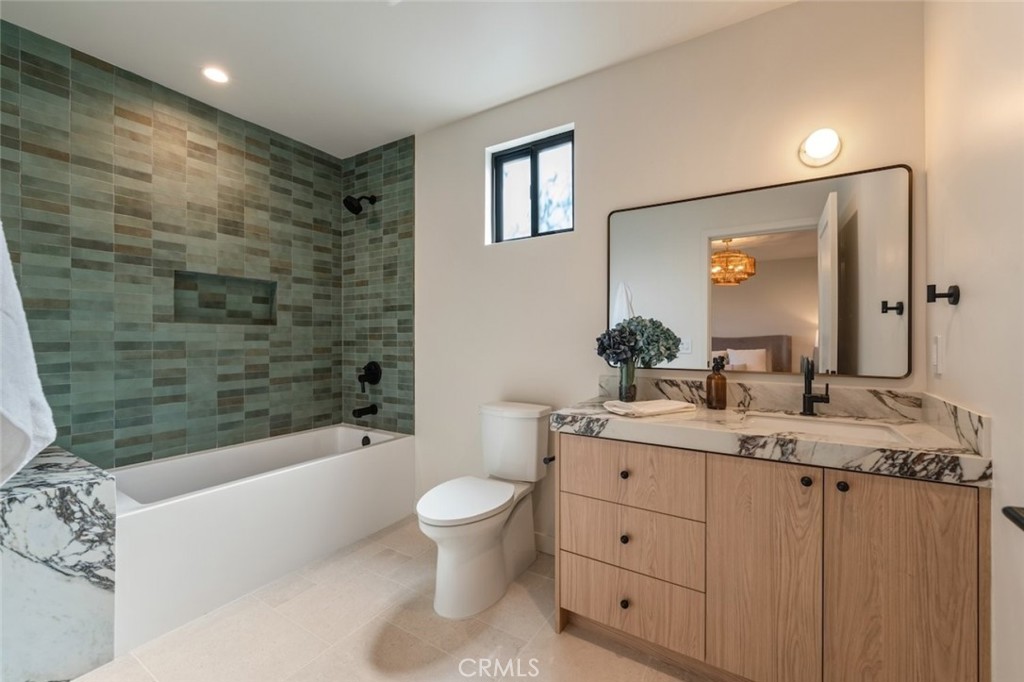 8960 Oak Park Avenue Property Photo 33