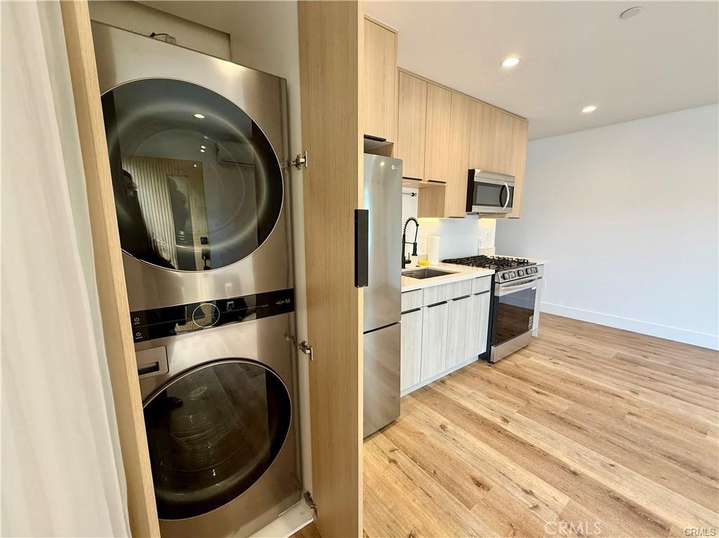 6902 Corbin Avenue Property Photo 1