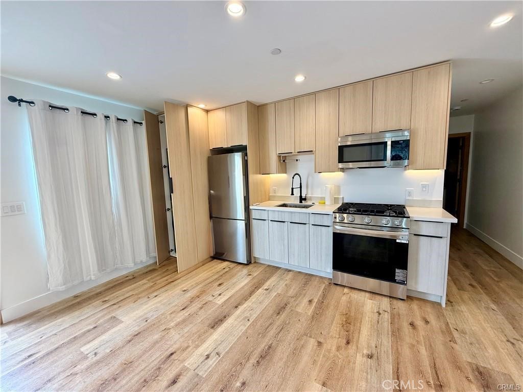 6902 Corbin Avenue Property Photo 2