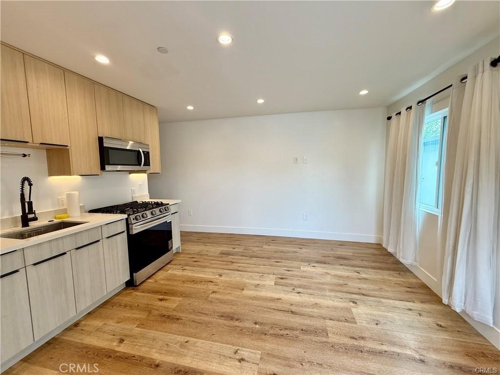 6902 Corbin Avenue Property Photo 3