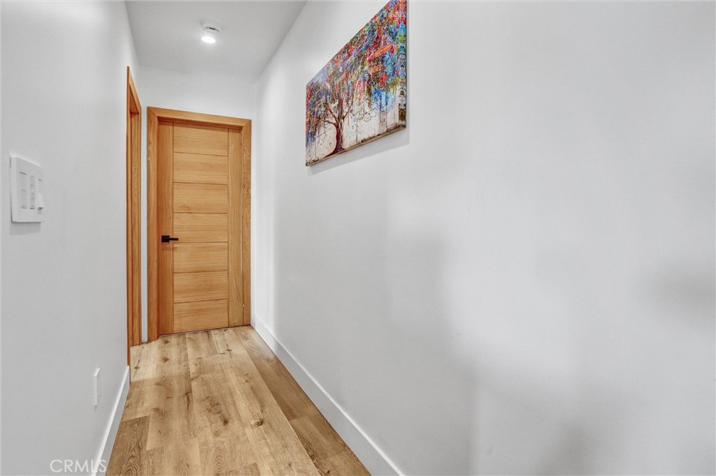 6902 Corbin Avenue Property Photo 6