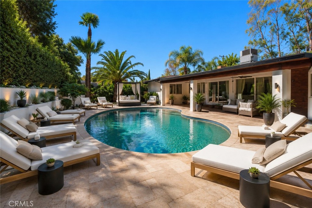 3267 Laurel Canyon Boulevard Property Photo 1